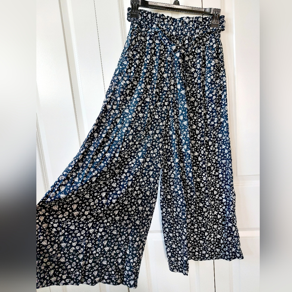 Navy Blue Ditsy Print Wide Leg Paperbag Waist Pant XS American Eagle Cottagecore - Picture 2 of 8